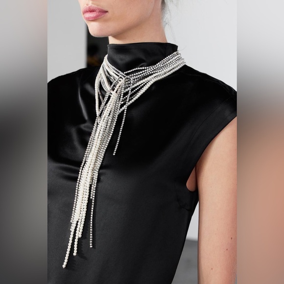 Zara Jewelry - NWT Zara Faux Pearl and Rhinestone Necklace